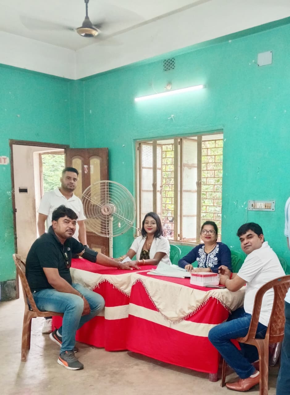 Anubhav Life Care team screening donors at a community camp in North 24 Parganas