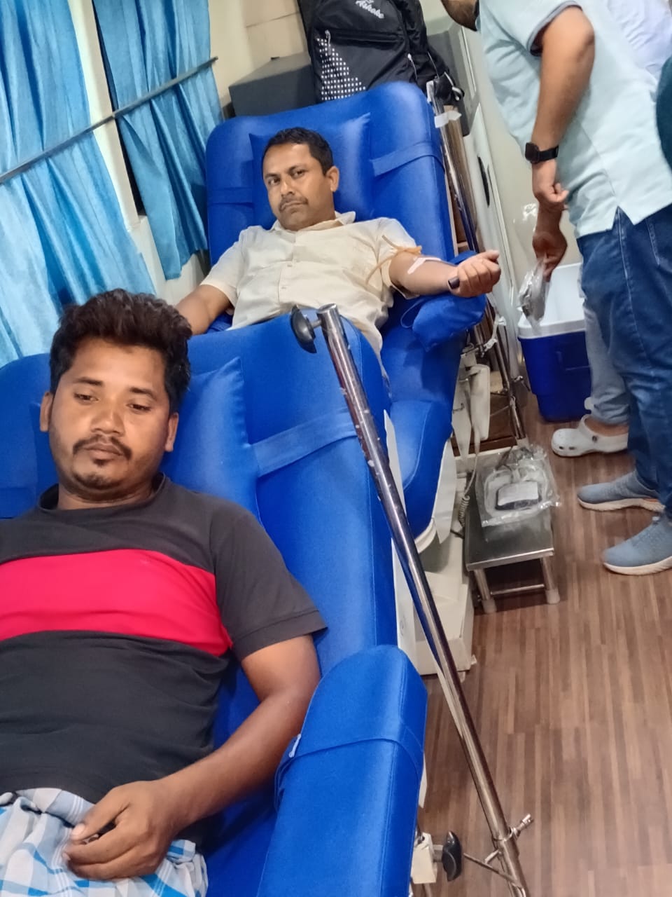 Quick coordination between the Anubhav CMC team and camp organisers. — Ghola blood donation camp