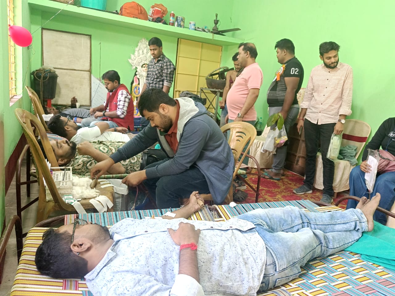 Quick coordination between the Anubhav CMC team and camp organisers. — Ranaghat blood donation camp