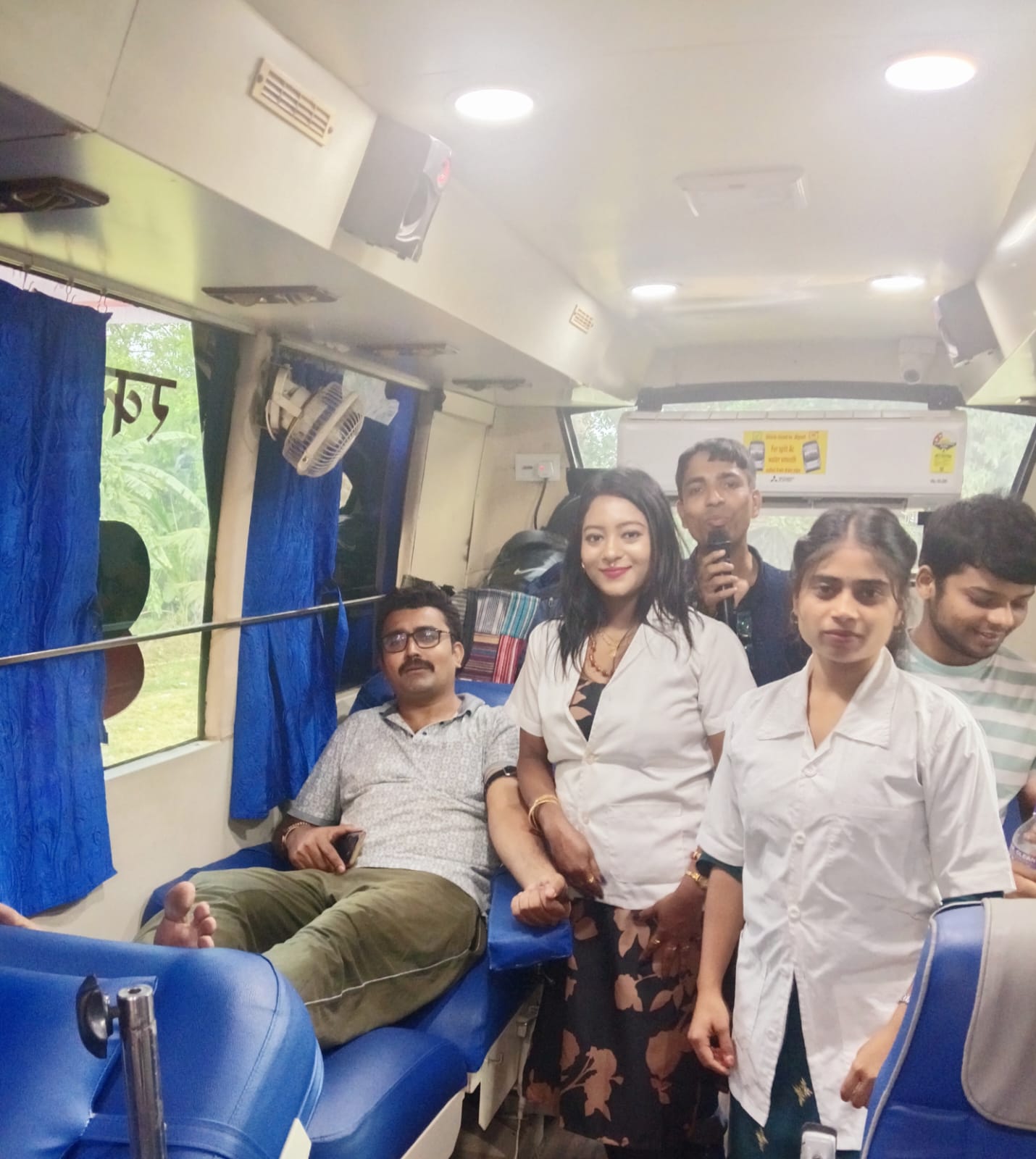 Quick coordination between the Anubhav CMC team and camp organisers. — Ghola blood donation camp